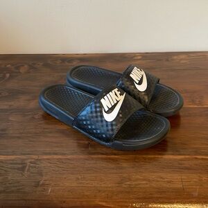 Nike Benassi JDI Slip On Slides Sandals Black Women’s 10